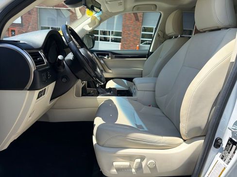 Used 2020 Lexus GX 460 Premium w/ Premium Package AWD/4WD image 9