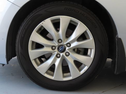 Used 2017 Subaru Legacy 2.5i Premium AWD/4WD image 23