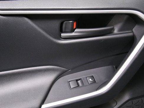 Certified 2021 Toyota RAV4 SE image 22