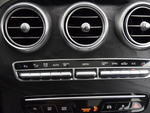 Used 2022 Mercedes-Benz GLC 300 GLC 300 image 28