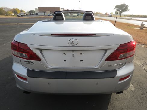 Used 2012 Lexus IS 250C image 8