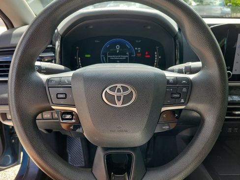 Used 2025 Toyota Camry LE FWD image 19