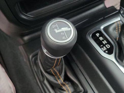 Used 2022 Jeep Wrangler Unlimited Sahara AWD/4WD image 28