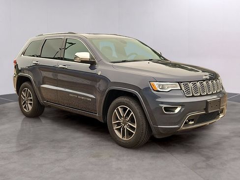 Used 2020 Jeep Grand Cherokee Overland AWD/4WD image 3