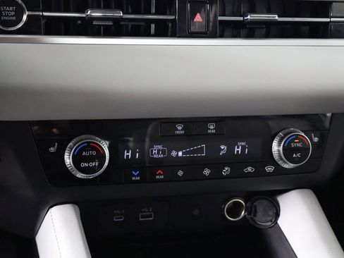 Used 2023 Mitsubishi Outlander SEL image 49