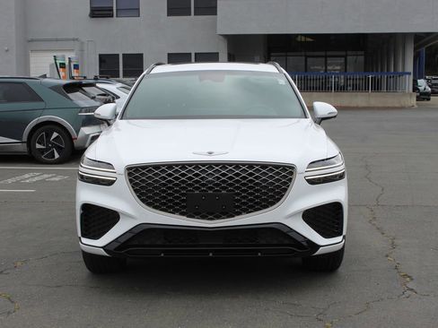 Used 2023 Genesis GV70 2.5T w/ Sport Prestige Package AWD/4WD image 4