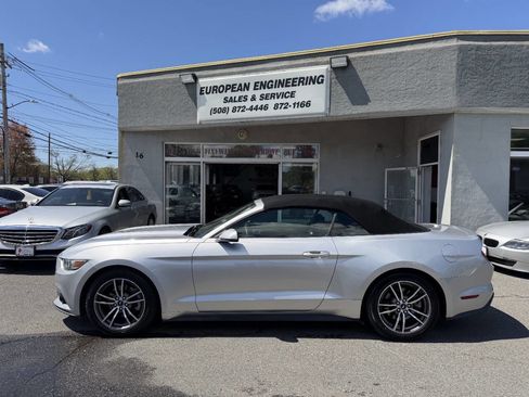 Used 2017 Ford Mustang Premium RWD image 4