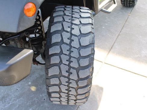 Used 2017 Jeep Wrangler Unlimited Sport w/ LED Lighting Group image 11