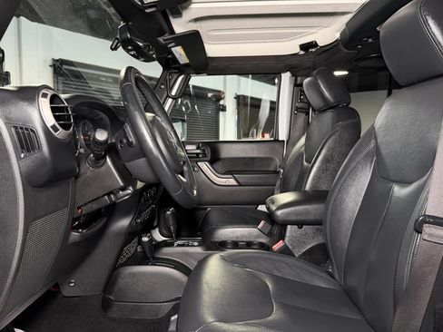 Used 2013 Jeep Wrangler Unlimited Sport AWD/4WD image 14