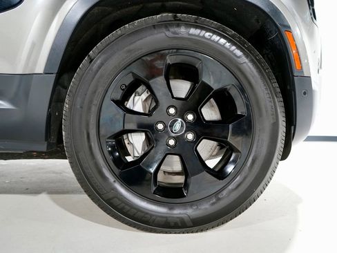 Used 2021 Land Rover Defender 110 SE image 35