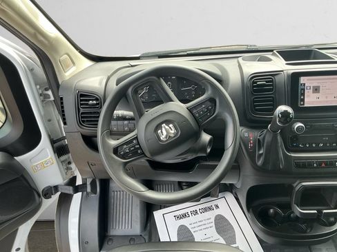 Used 2024 RAM ProMaster 2500 w/ Convenience Group FWD image 12
