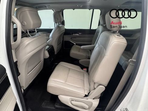 Used 2022 Jeep Wagoneer Series III w/ Premium Group I RWD image 23