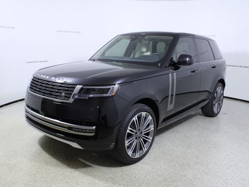 Used 2024 Land Rover Range Rover SE image 4