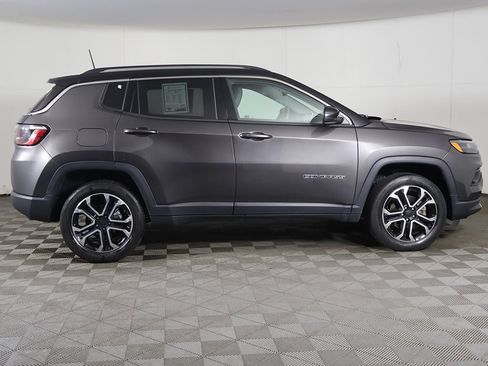 Used 2022 Jeep Compass Limited AWD/4WD image 16