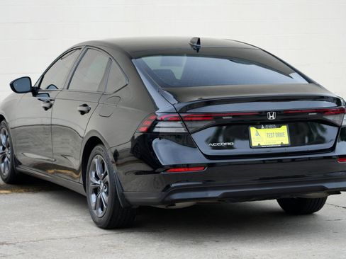 Used 2023 Honda Accord EX image 41