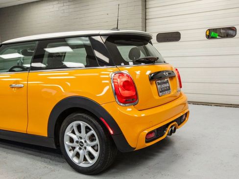 Used 2017 MINI Cooper S image 38