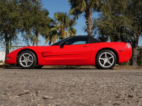Used 2000 Chevrolet Corvette Convertible image 40