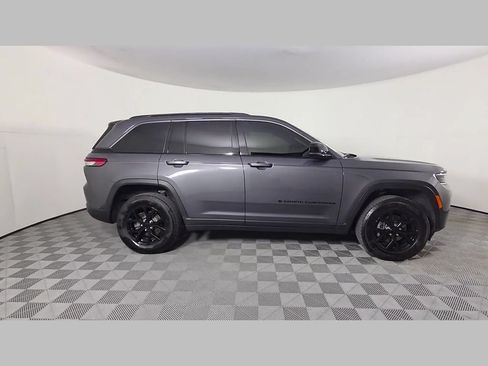 Used 2026 Jeep Grand Cherokee Altitude RWD image 36