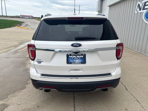 Used 2018 Ford Explorer XLT w/ Equipment Group 202A FWD image 5