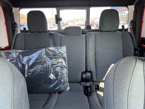 New 2025 Jeep Gladiator Sport image 24