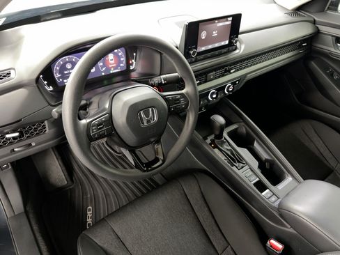 Used 2023 Honda Accord EX image 4