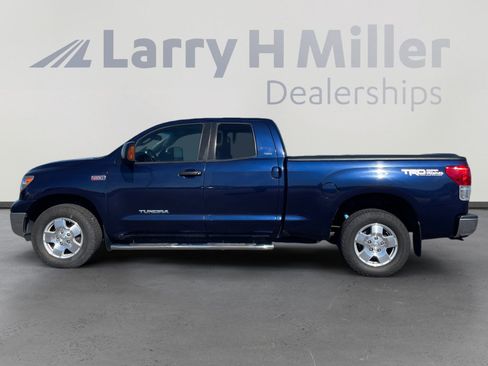 Used 2010 Toyota Tundra 4x4 Double Cab image 2