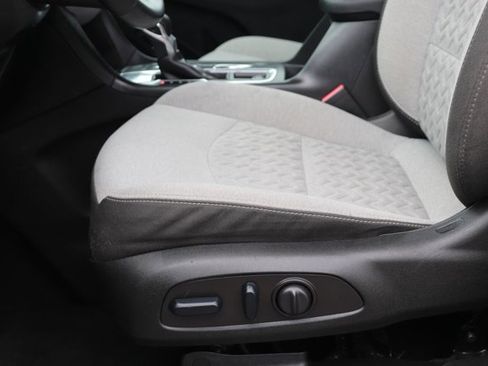 Used 2024 Chevrolet Equinox LT image 9