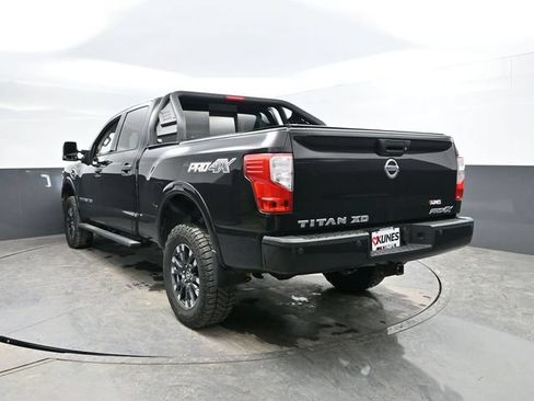Used 2016 Nissan Titan PRO-4X w/ Pro-4x Convenience Package AWD/4WD image 11