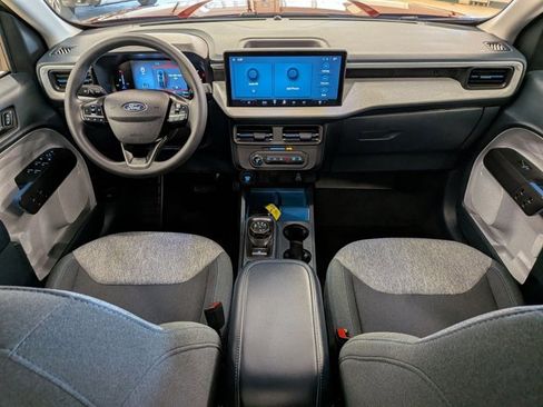 Used 2025 Ford Maverick XLT w/ Equipment Group 302A AWD/4WD image 19