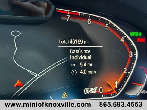 Used 2022 BMW 740i w/ Premium Package image 27