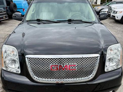 Used 2010 GMC Yukon XL Denali AWD/4WD image 10