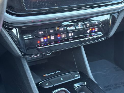 Used 2022 Chevrolet Bolt EUV Premier w/ Sun & Sound Package image 21