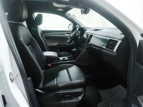 Used 2023 Volkswagen Atlas Cross Sport SEL R-Line image 10