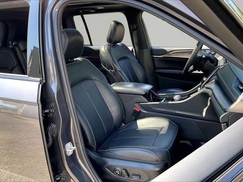 Certified 2023 Jeep Grand Cherokee Overland AWD/4WD image 24