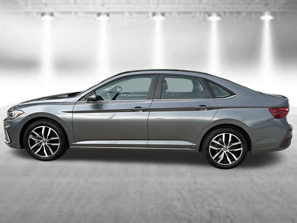 Certified 2026 Volkswagen Jetta SE FWD image 3