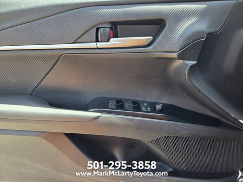 Used 2025 Toyota Camry SE FWD image 27
