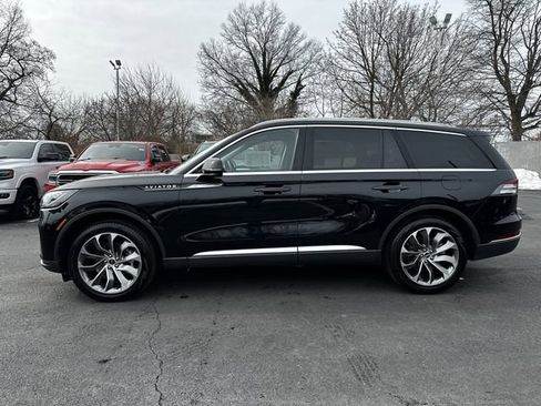 Certified 2025 Lincoln Aviator Reserve image 8