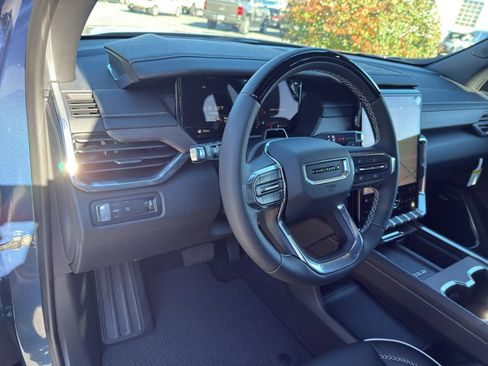 New 2026 GMC Acadia Denali w/ Super Cruise Package image 26