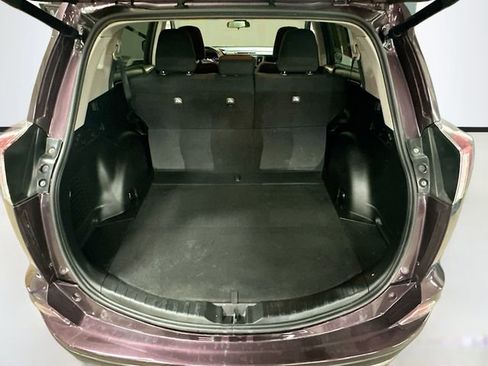 Used 2018 Toyota RAV4 XLE image 26
