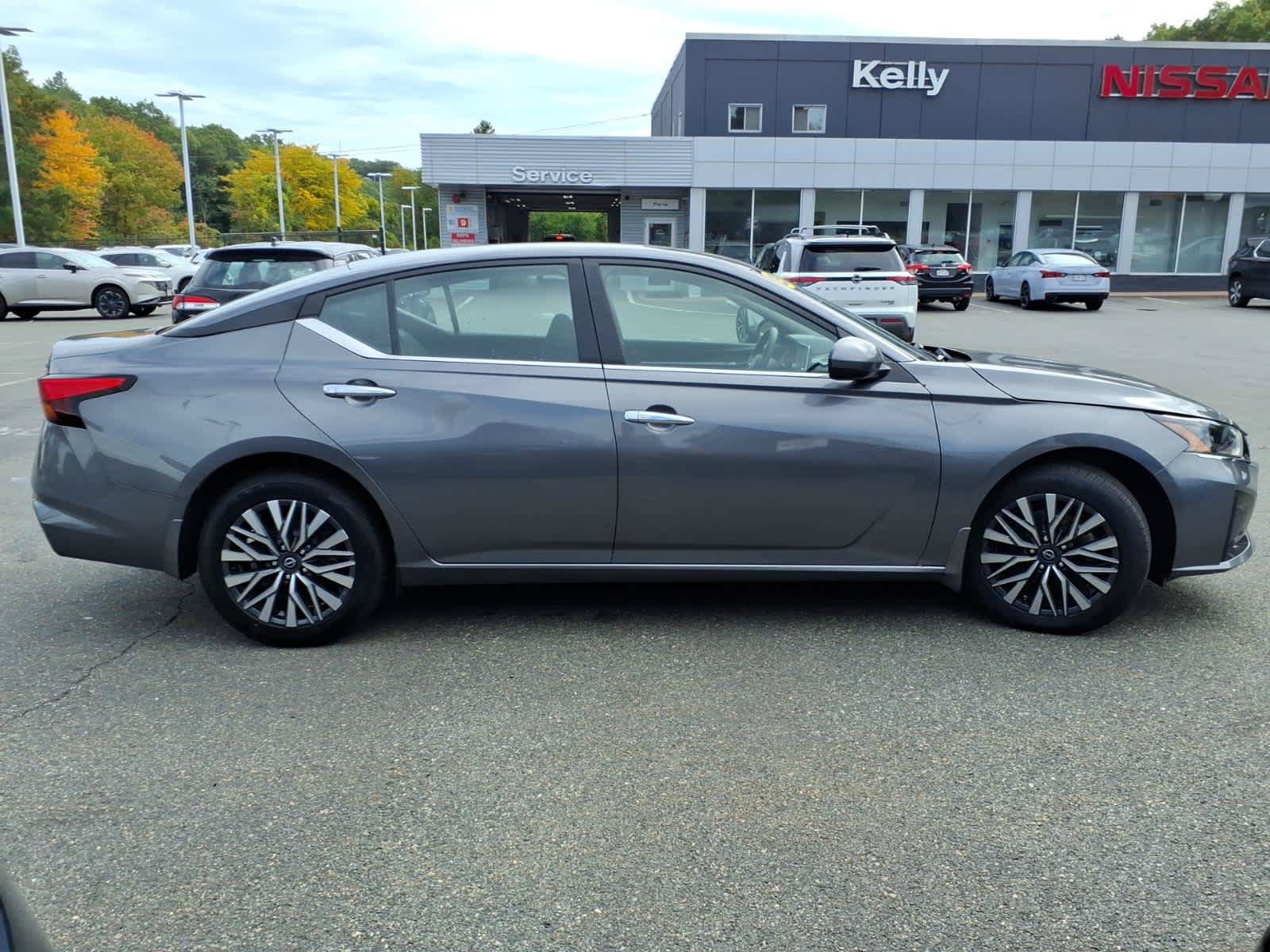 Used 2023 Nissan Altima 2.5 SV AWD/4WD image 4