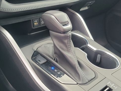 Used 2023 Toyota Highlander LE image 29