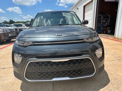 Used 2020 Kia Soul S FWD image 2