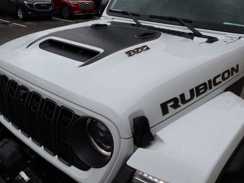 Used 2025 Jeep Wrangler Unlimited Rubicon 392 AWD/4WD image 21
