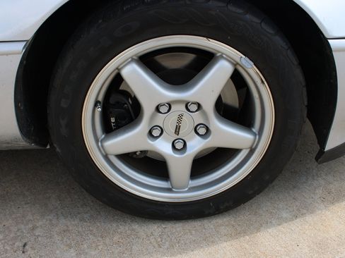 Used 1996 Chevrolet Corvette Convertible RWD image 9