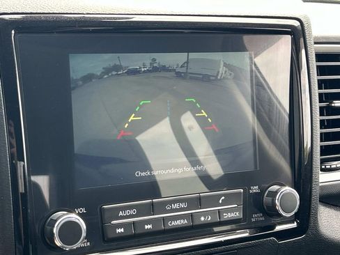 Used 2022 Nissan Frontier SV w/ SV Premium Package image 28