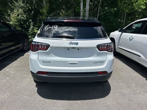 Used 2025 Jeep Compass Limited AWD/4WD image 4