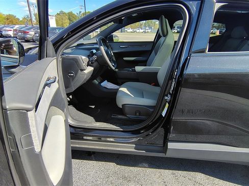 New 2025 Volvo EX30 Plus w/ Climate Package image 7