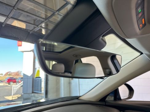 Used 2022 Buick Envision Avenir w/ Technology Package II image 35