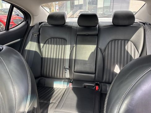 Used 2019 Genesis G70 2.0T Advanced w/ Elite Package image 32