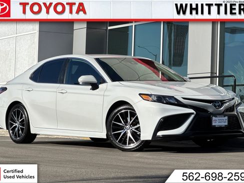 Used 2023 Toyota Camry SE image 1